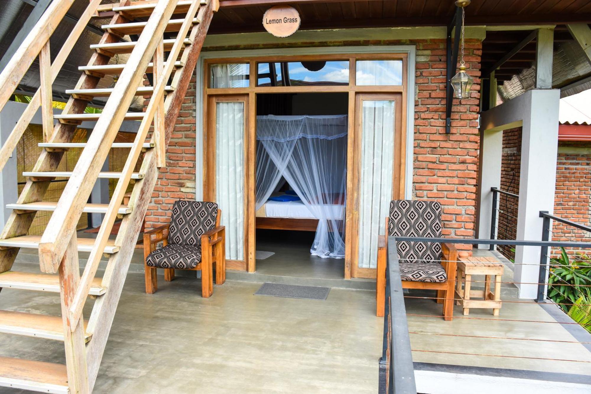 Steps Garden Resort 니곰보 외부 사진