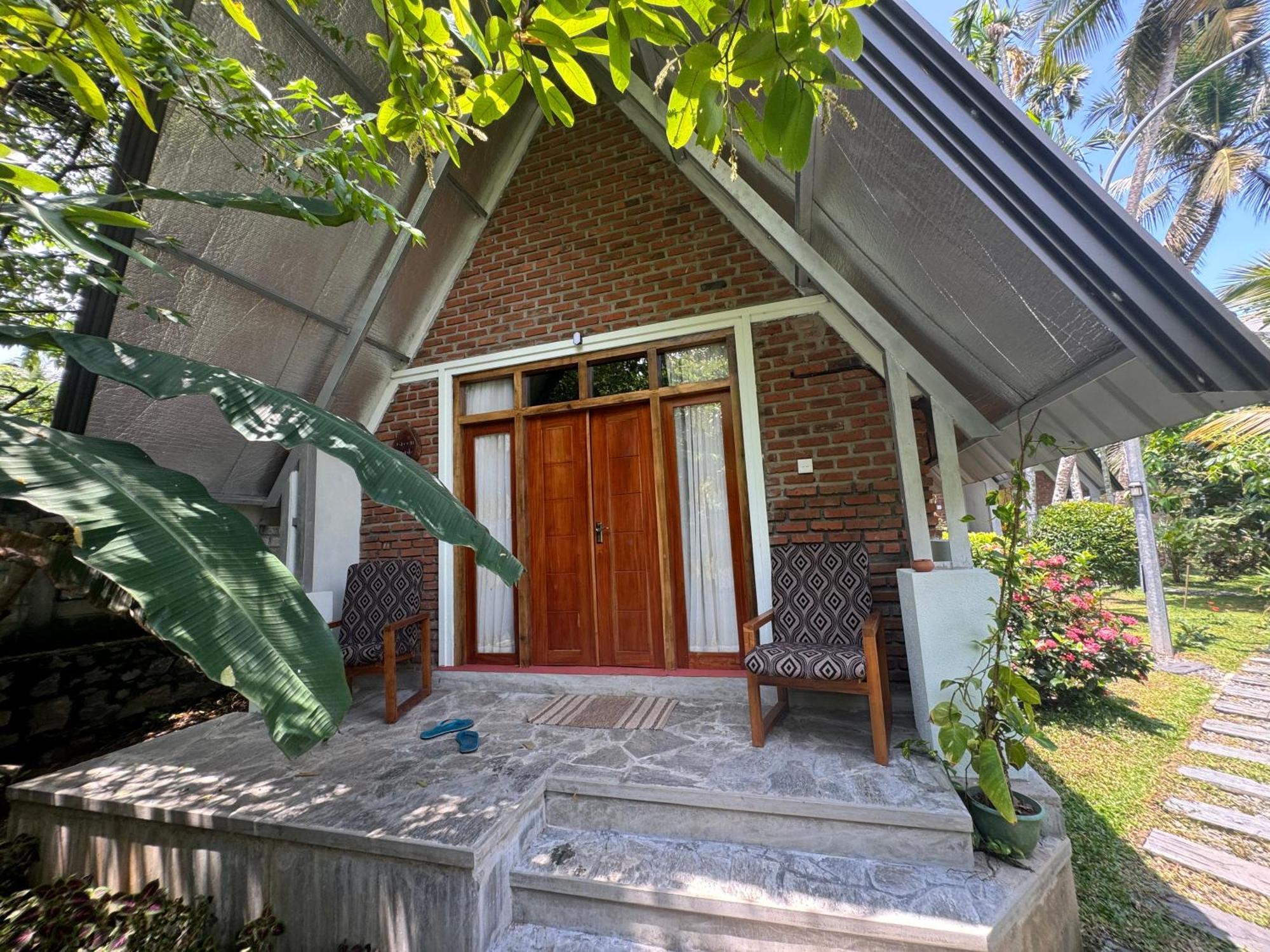 Steps Garden Resort 니곰보 외부 사진